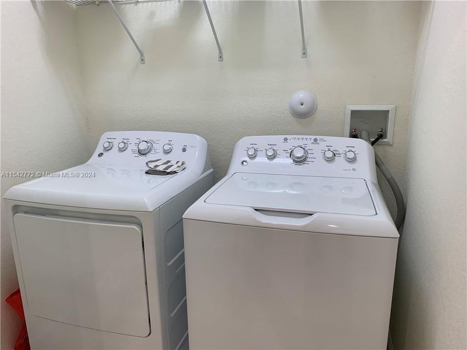 Recently Rented: $3,600 (4 beds, 3 baths, 1959 Square Feet)