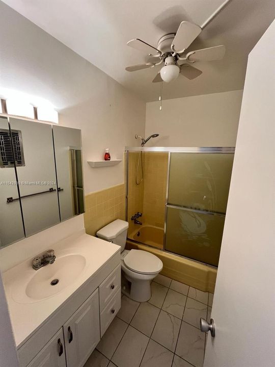 待售: $125,000 (1 贝兹, 1 浴室, 604 平方英尺)