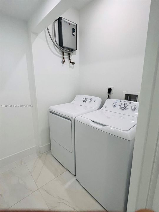 Recently Sold: $625,000 (3 beds, 2 baths, 1600 Square Feet)