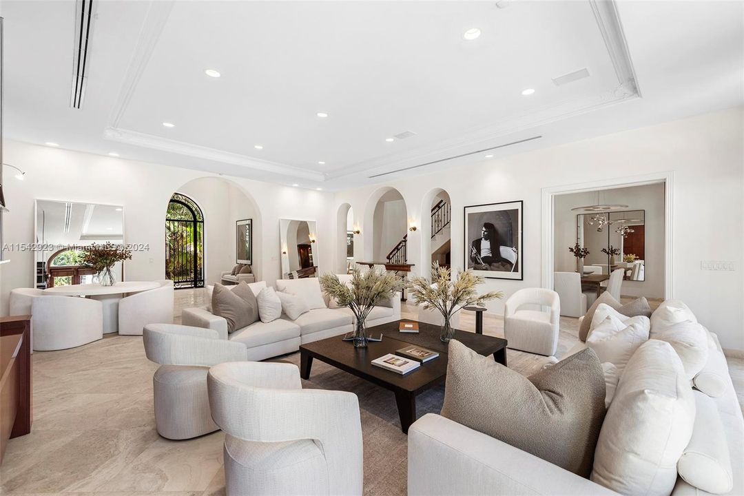 For Sale: $8,995,000 (6 beds, 6 baths, 5846 Square Feet)