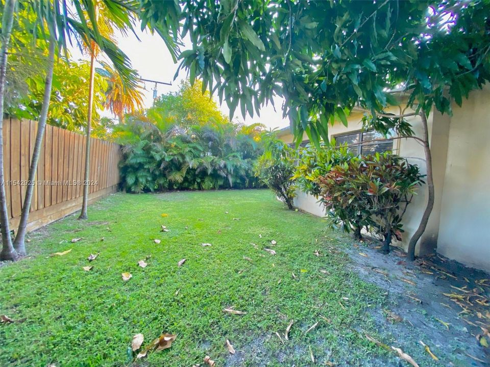 Recently Rented: $4,000 (3 beds, 2 baths, 1404 Square Feet)