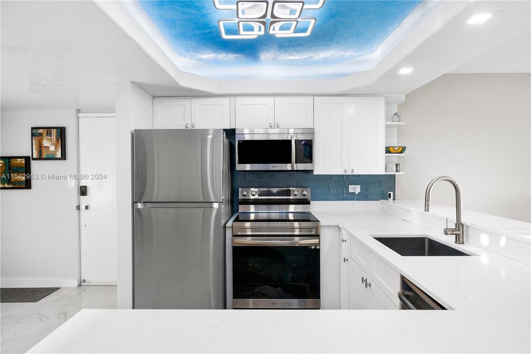 For Sale: $1,195,000 (1 beds, 1 baths, 776 Square Feet)
