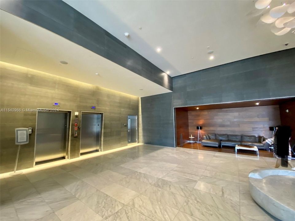 For Sale: $1,135,000 (2 beds, 2 baths, 1244 Square Feet)