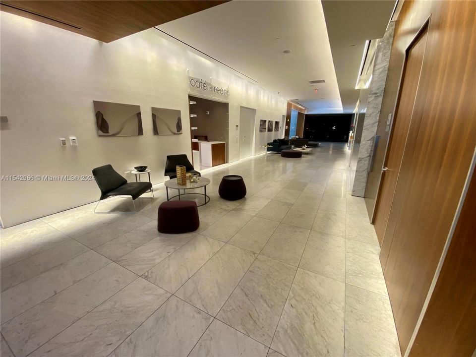 For Sale: $1,135,000 (2 beds, 2 baths, 1244 Square Feet)