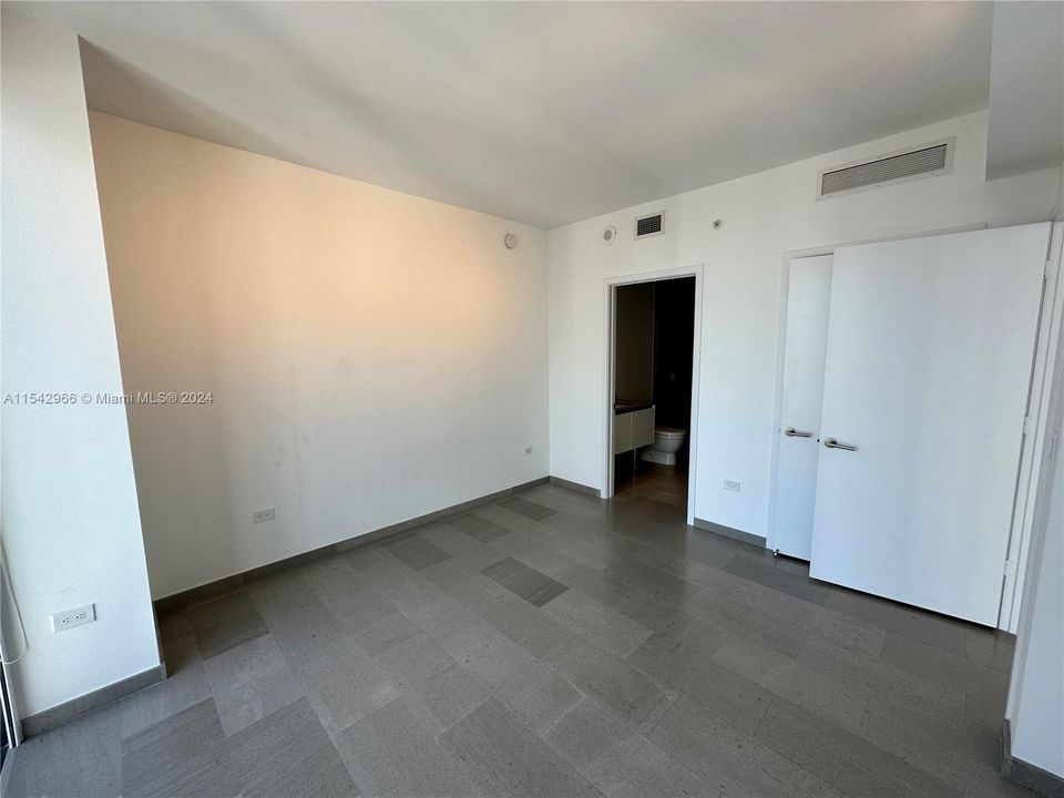 For Sale: $1,135,000 (2 beds, 2 baths, 1244 Square Feet)