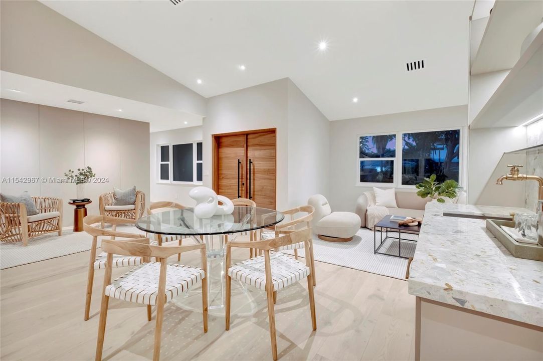 Active With Contract: $2,999,999 (4 beds, 3 baths, 2990 Square Feet)