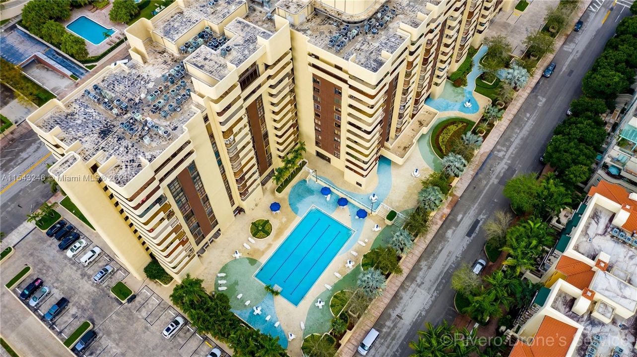 Recently Rented: $3,400 (2 beds, 2 baths, 1129 Square Feet)