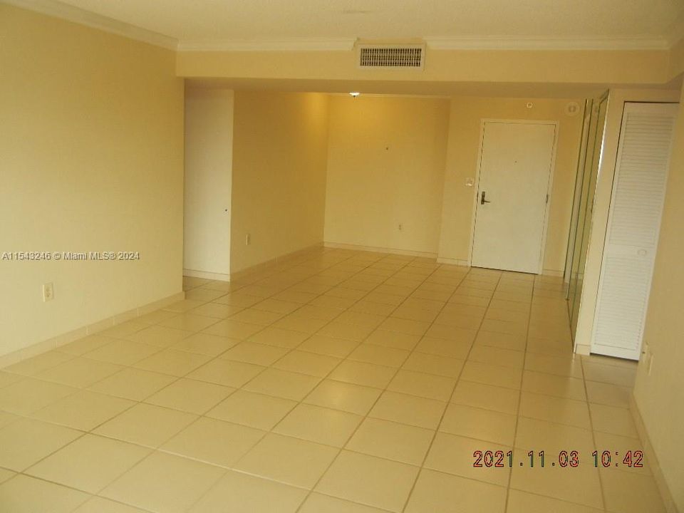 Recently Rented: $3,400 (2 beds, 2 baths, 1129 Square Feet)