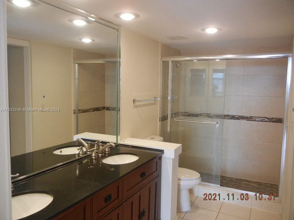 Recently Rented: $3,400 (2 beds, 2 baths, 1129 Square Feet)