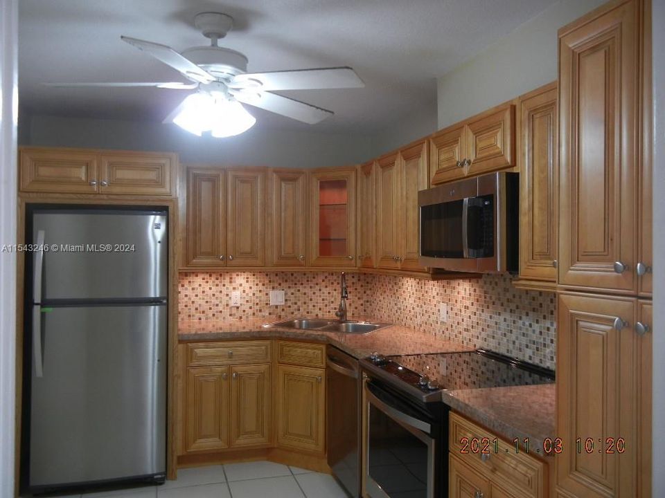 Recently Rented: $3,400 (2 beds, 2 baths, 1129 Square Feet)