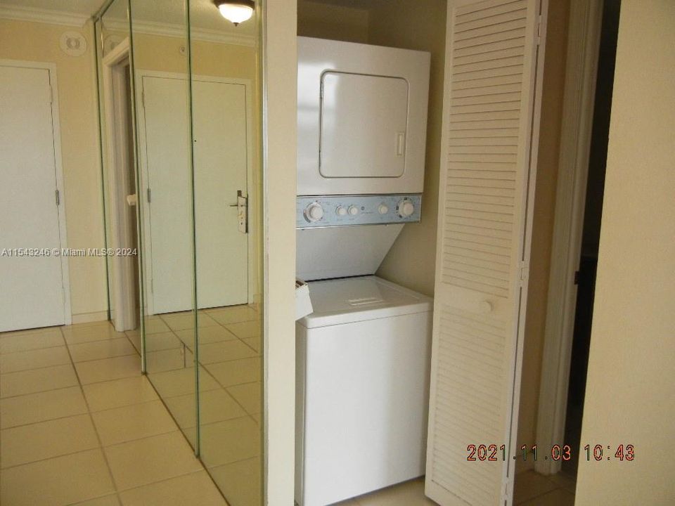 Recently Rented: $3,400 (2 beds, 2 baths, 1129 Square Feet)