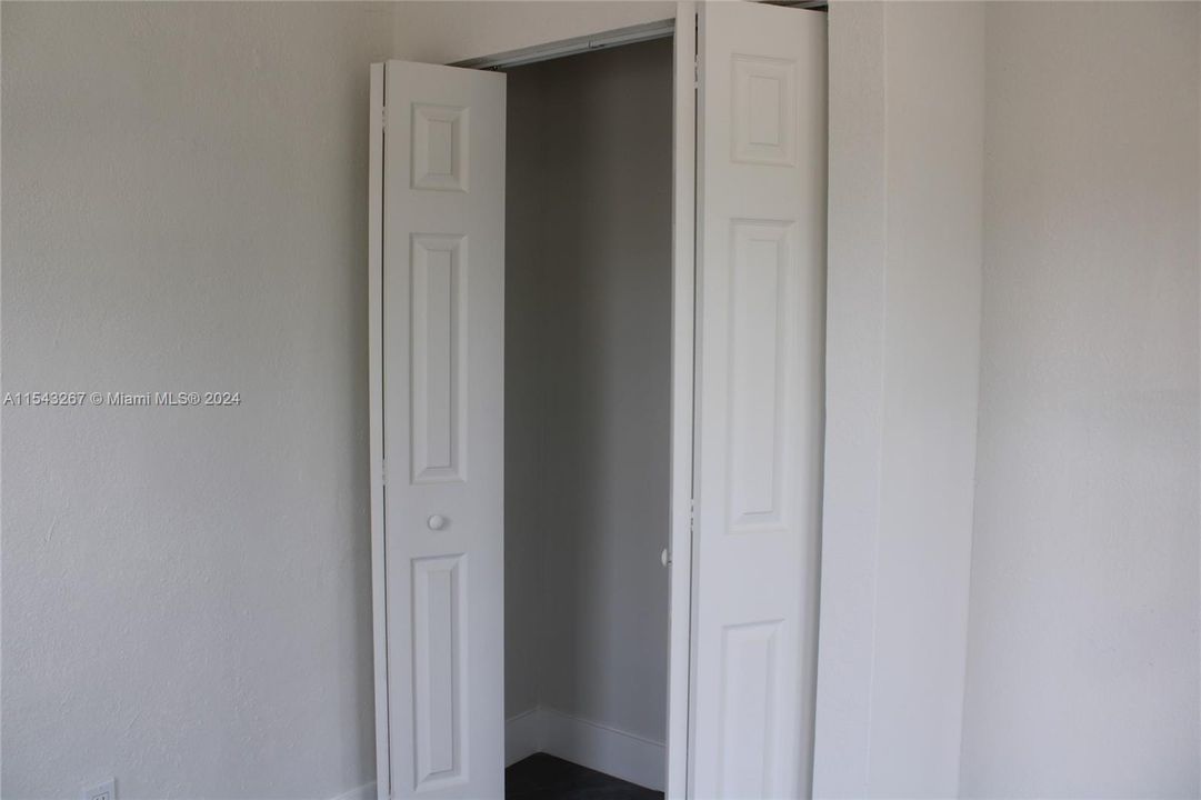 Recently Sold: $495,000 (3 beds, 2 baths, 1187 Square Feet)