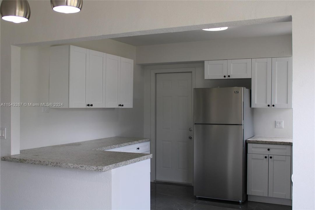 Recently Sold: $495,000 (3 beds, 2 baths, 1187 Square Feet)