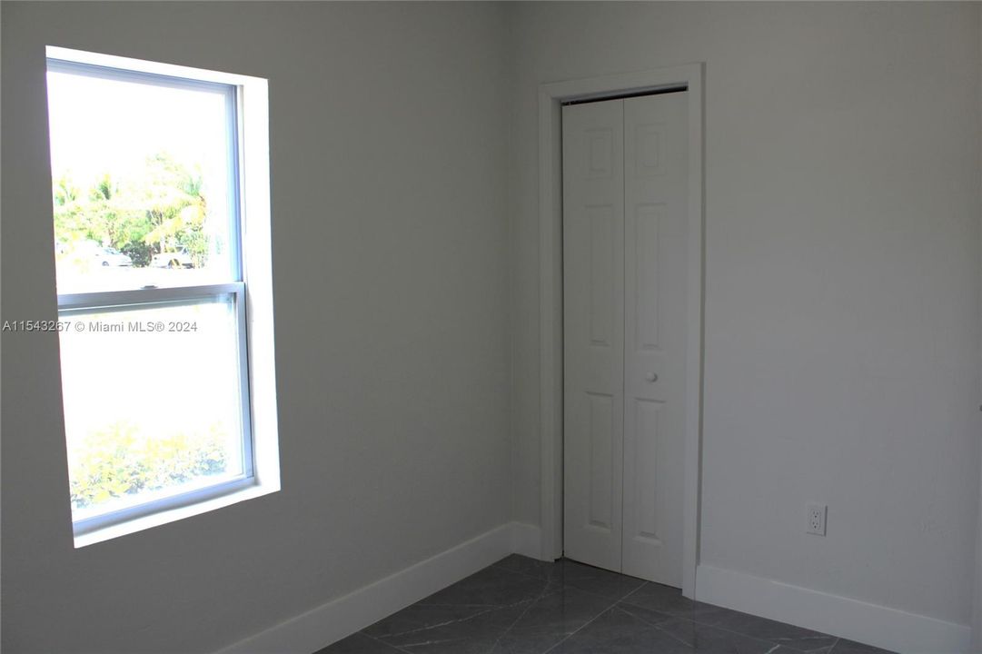 Recently Sold: $495,000 (3 beds, 2 baths, 1187 Square Feet)