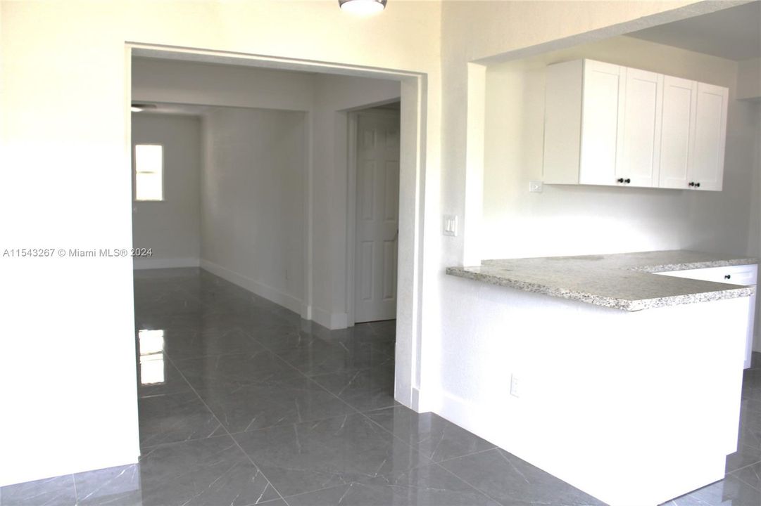 Recently Sold: $495,000 (3 beds, 2 baths, 1187 Square Feet)