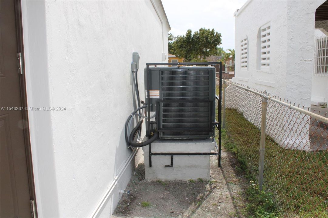 Recently Sold: $495,000 (3 beds, 2 baths, 1187 Square Feet)