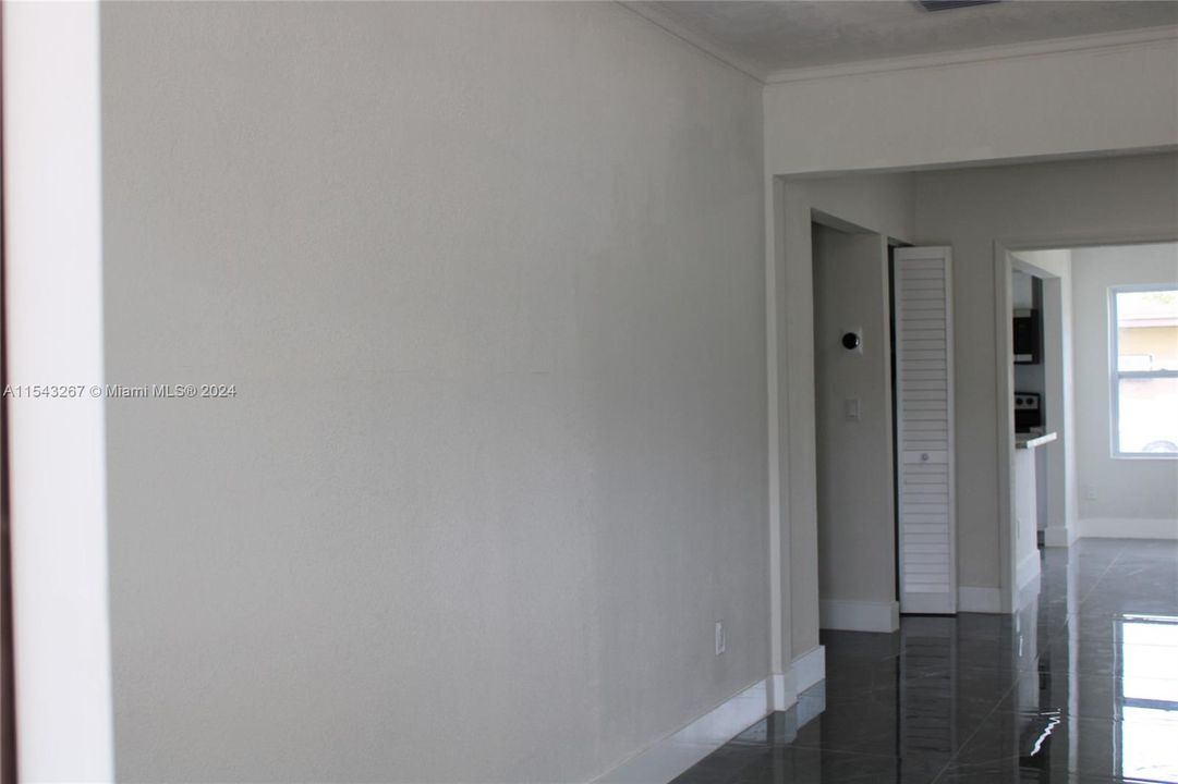 Recently Sold: $495,000 (3 beds, 2 baths, 1187 Square Feet)