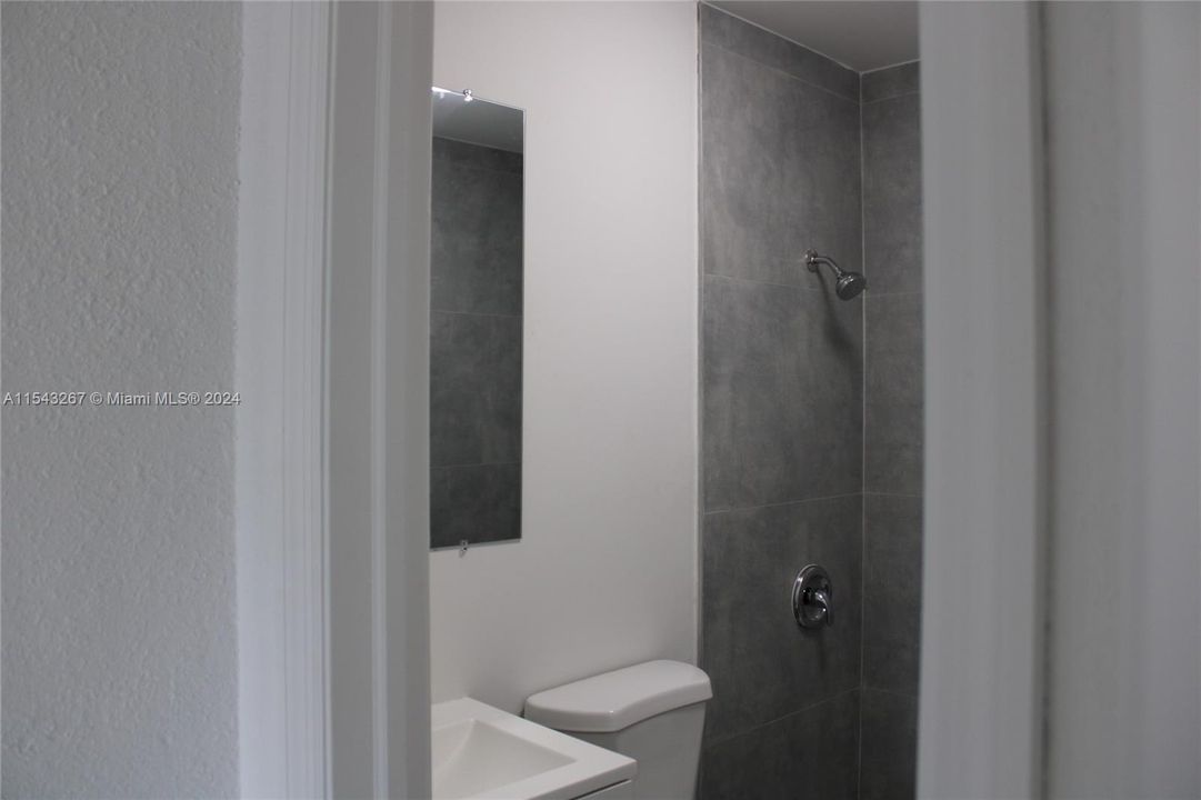 Recently Sold: $495,000 (3 beds, 2 baths, 1187 Square Feet)