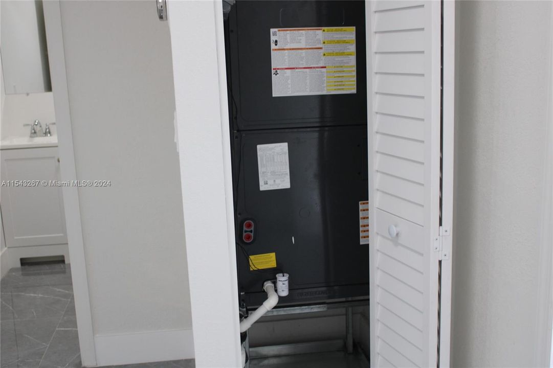 Recently Sold: $495,000 (3 beds, 2 baths, 1187 Square Feet)