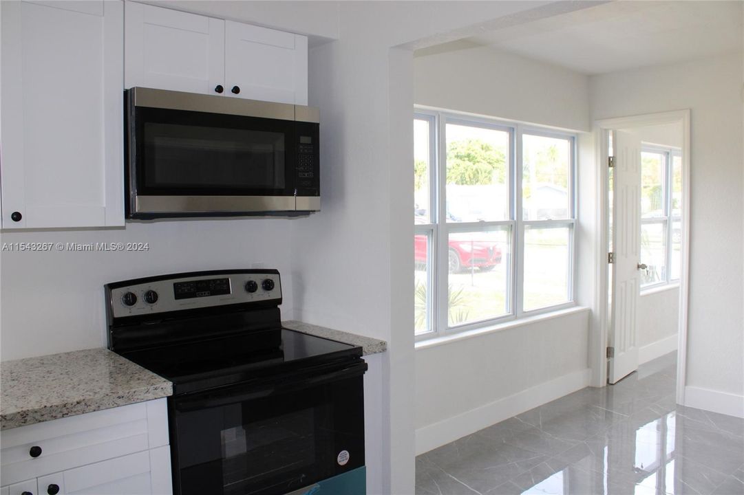 Recently Sold: $495,000 (3 beds, 2 baths, 1187 Square Feet)