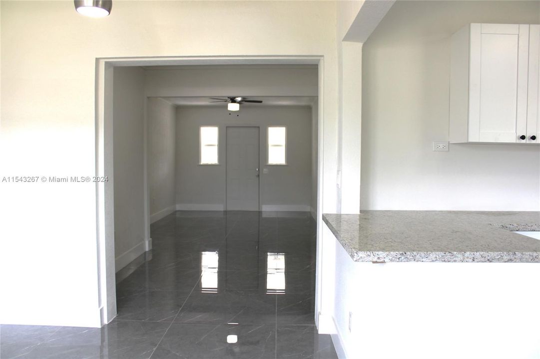 Recently Sold: $495,000 (3 beds, 2 baths, 1187 Square Feet)