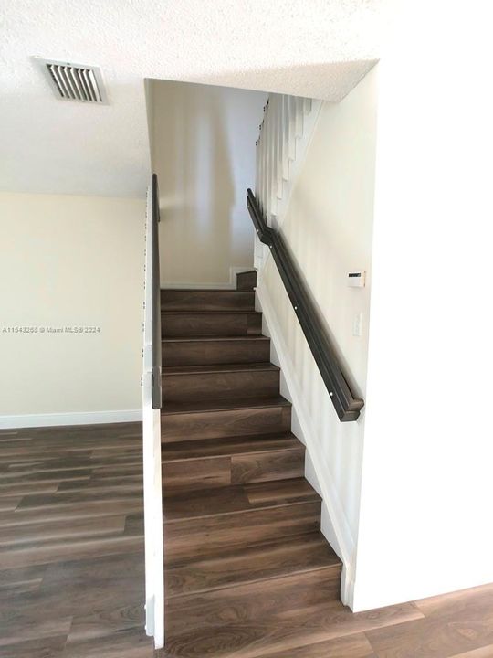 Recientemente alquilado: $2,950 (3 camas, 2 baños, 1528 Pies cuadrados)