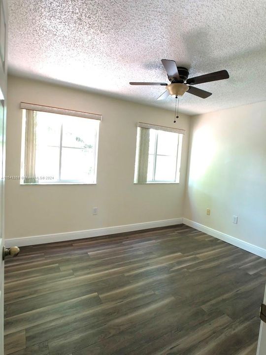 Recientemente alquilado: $2,950 (3 camas, 2 baños, 1528 Pies cuadrados)