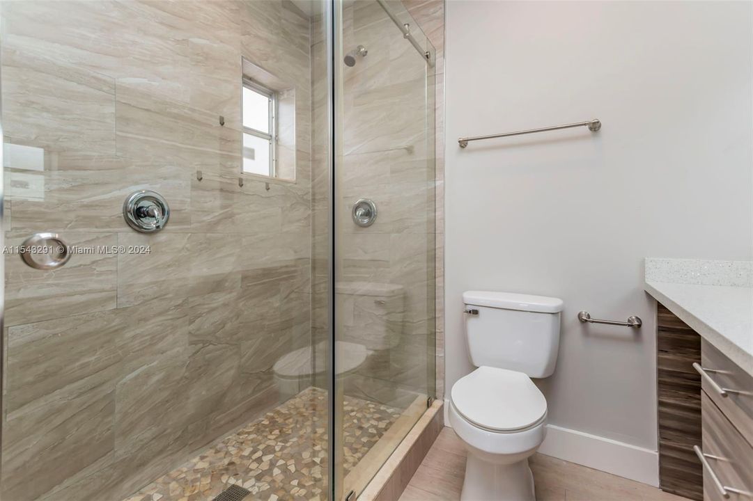 Недавно продано: $829,900 (4 спален, 4 ванн, 2810 Квадратных фут)