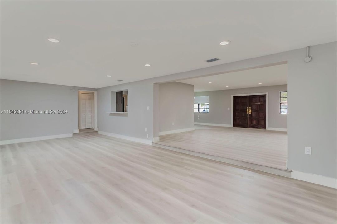 Недавно продано: $829,900 (4 спален, 4 ванн, 2810 Квадратных фут)