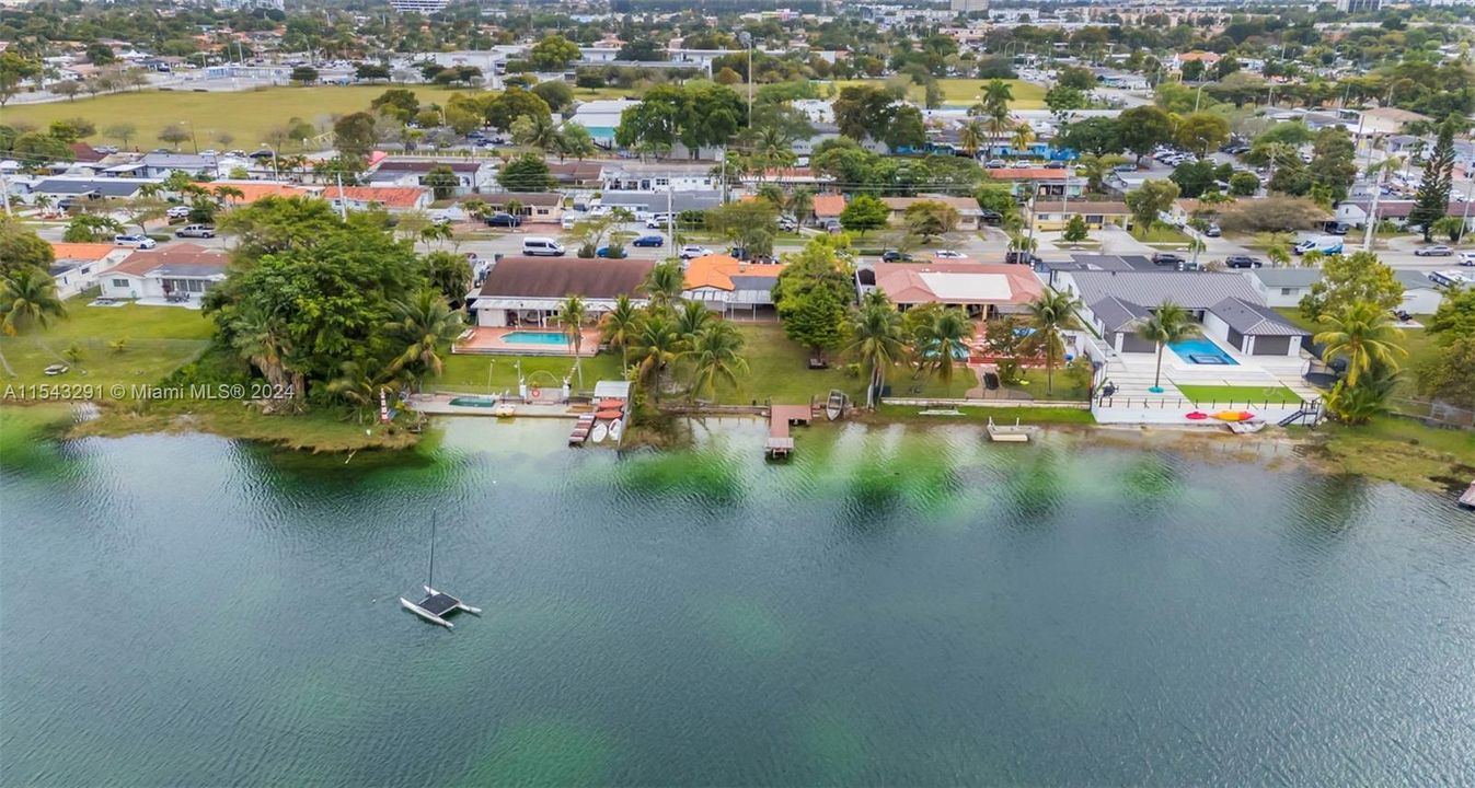 Недавно продано: $829,900 (4 спален, 4 ванн, 2810 Квадратных фут)