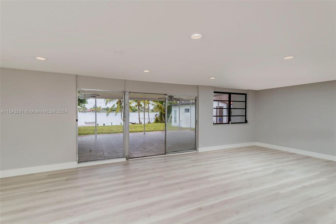 Недавно продано: $829,900 (4 спален, 4 ванн, 2810 Квадратных фут)