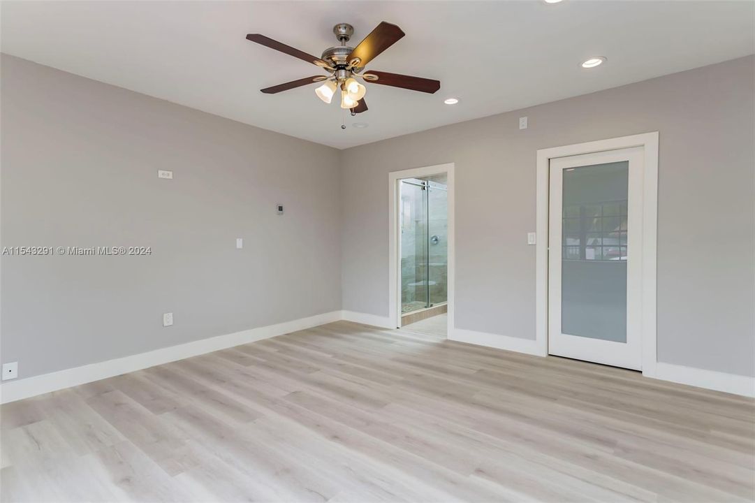 Недавно продано: $829,900 (4 спален, 4 ванн, 2810 Квадратных фут)