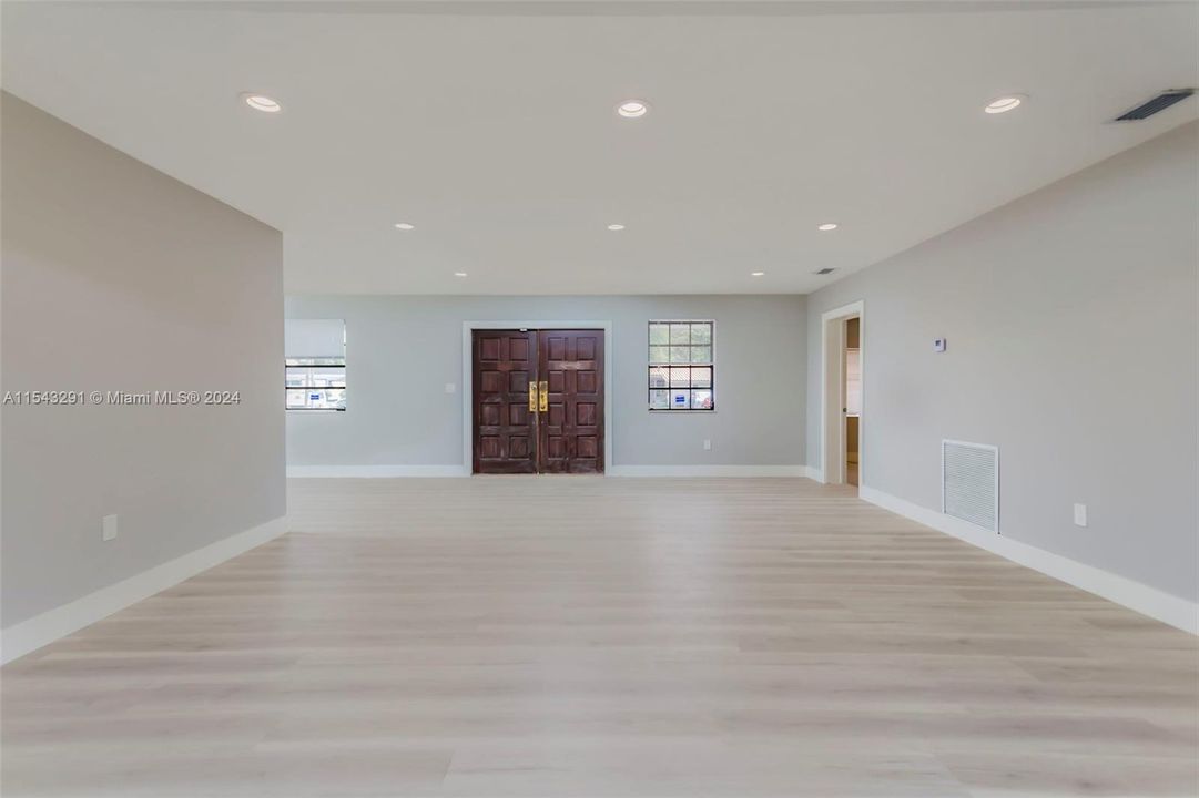 Недавно продано: $829,900 (4 спален, 4 ванн, 2810 Квадратных фут)