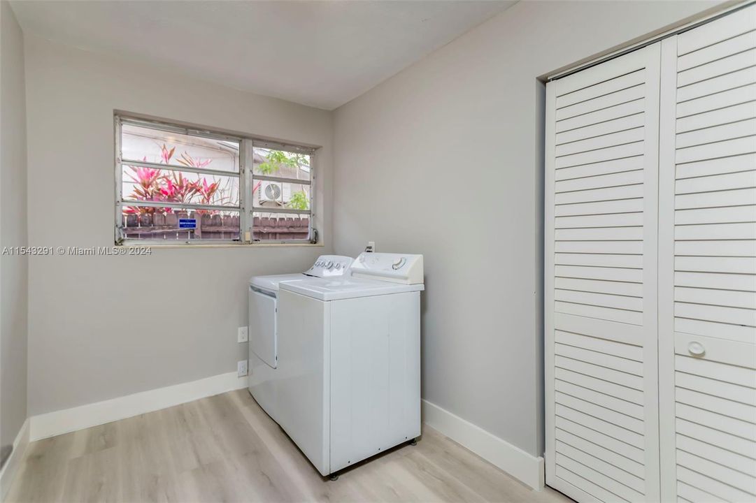 Недавно продано: $829,900 (4 спален, 4 ванн, 2810 Квадратных фут)