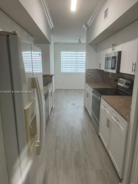 Recently Rented: $2,400 (2 beds, 2 baths, 1130 Square Feet)