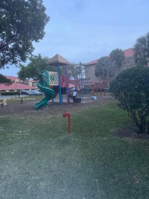 Recently Rented: $2,400 (2 beds, 2 baths, 1130 Square Feet)