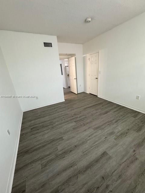 Recently Rented: $2,400 (2 beds, 2 baths, 1130 Square Feet)