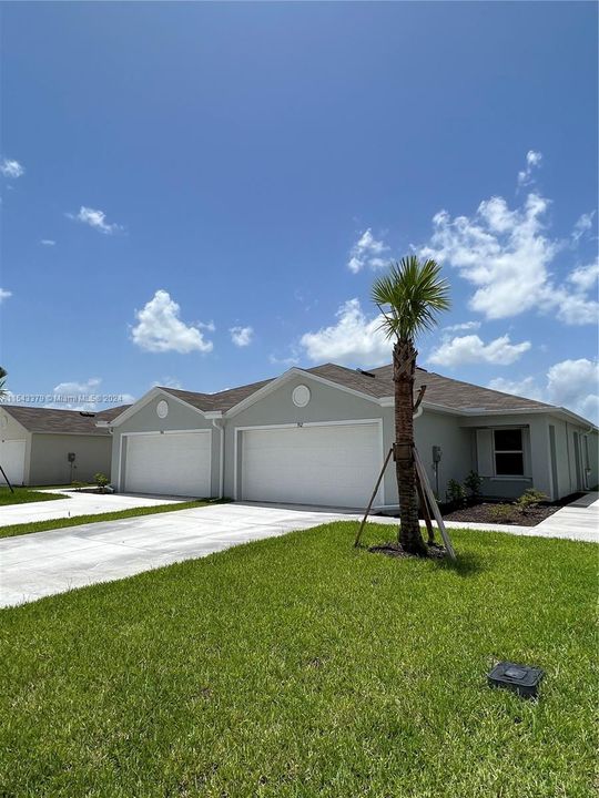 Active With Contract: $2,100 (3 beds, 2 baths, 0 Square Feet)