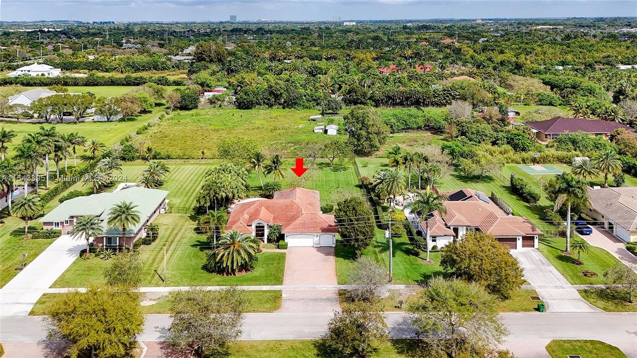 Recently Sold: $1,450,000 (5 beds, 3 baths, 3007 Square Feet)