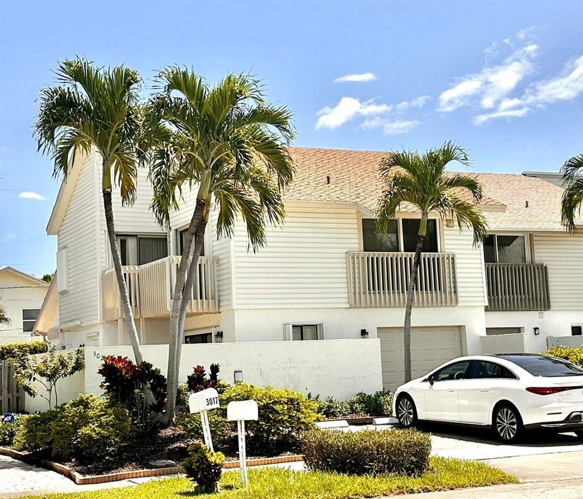 3021 Florida Boulevard FOH