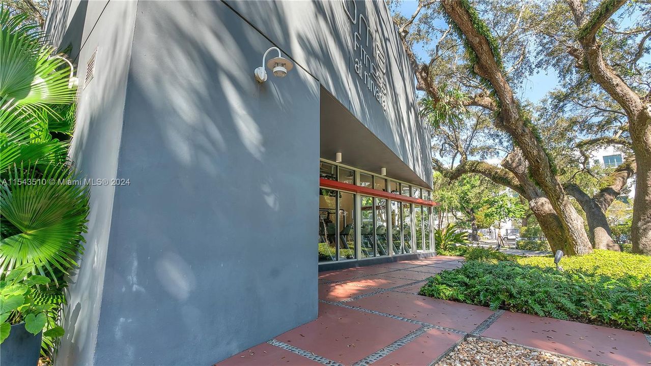 Recently Sold: $360,000 (1 beds, 1 baths, 723 Square Feet)