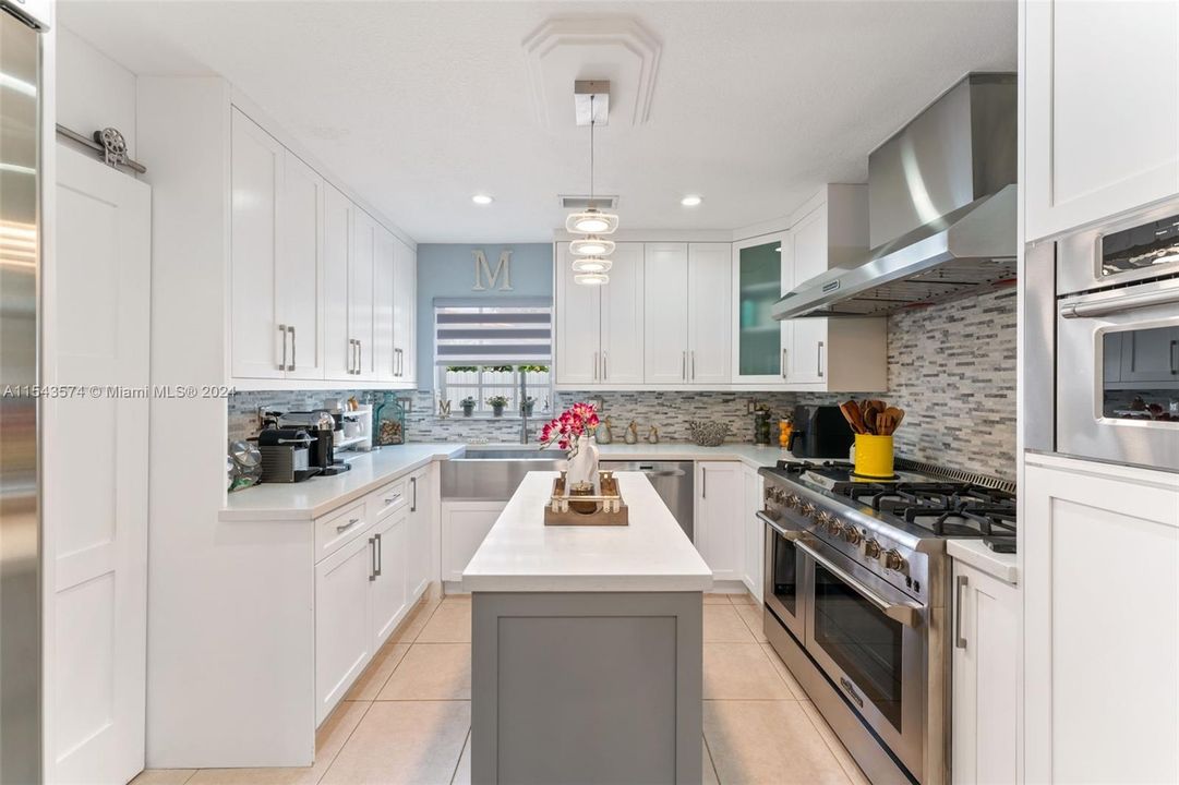 Recently Sold: $755,000 (4 beds, 3 baths, 2016 Square Feet)