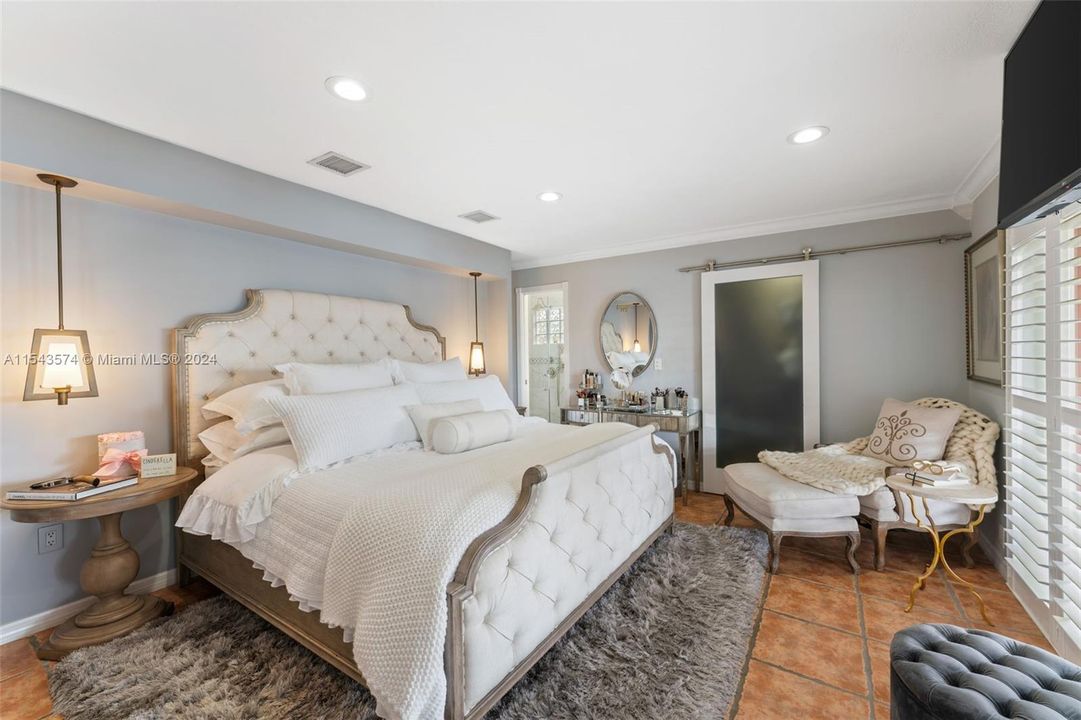 Recently Sold: $755,000 (4 beds, 3 baths, 2016 Square Feet)