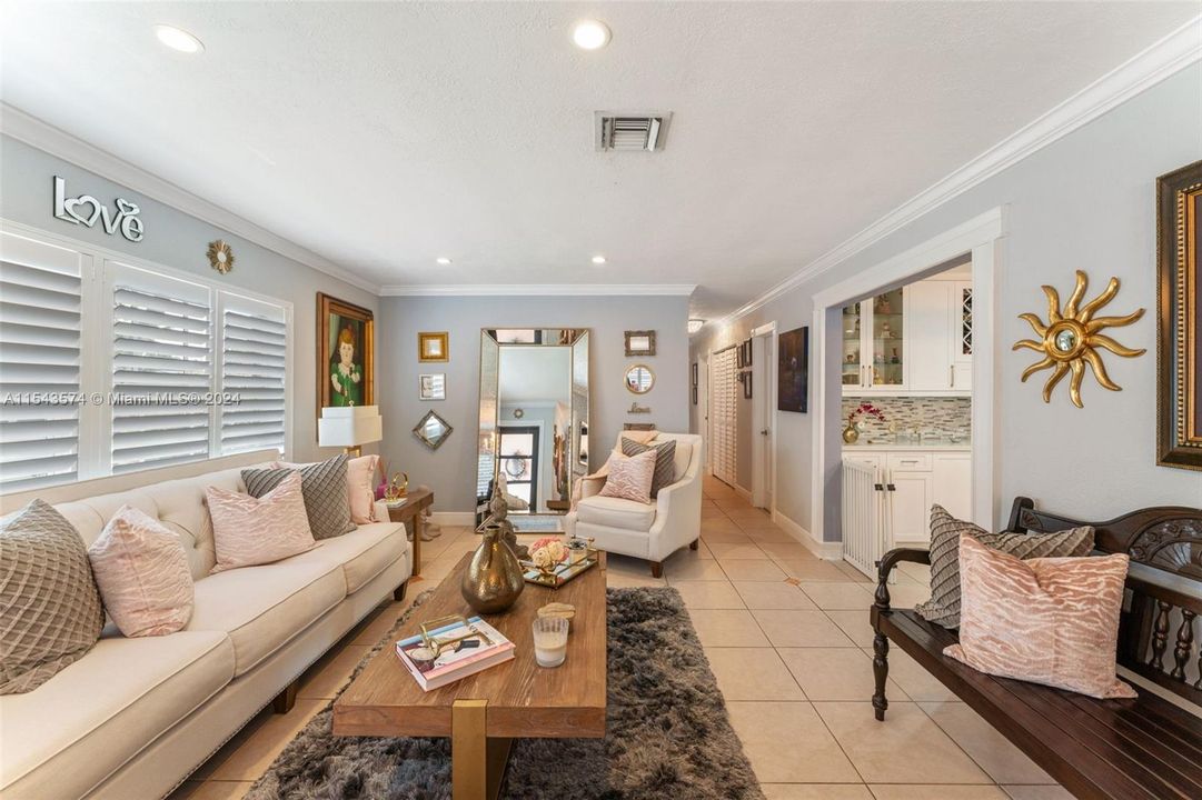 Recently Sold: $755,000 (4 beds, 3 baths, 2016 Square Feet)