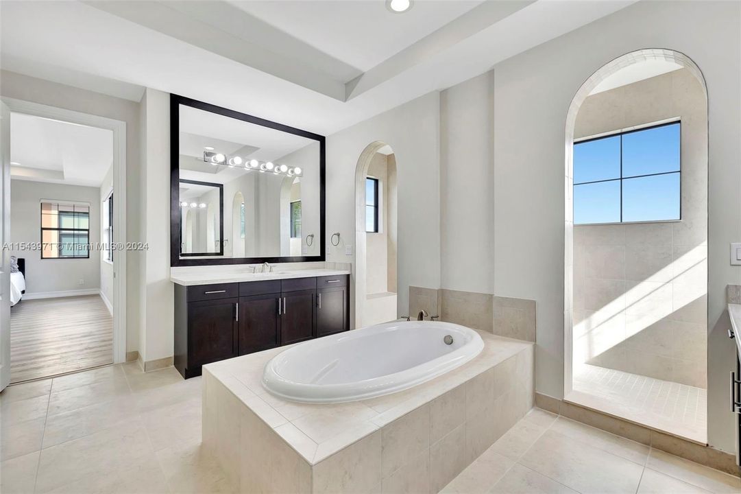 Недавно продано: $1,250,000 (4 спален, 3 ванн, 3806 Квадратных фут)