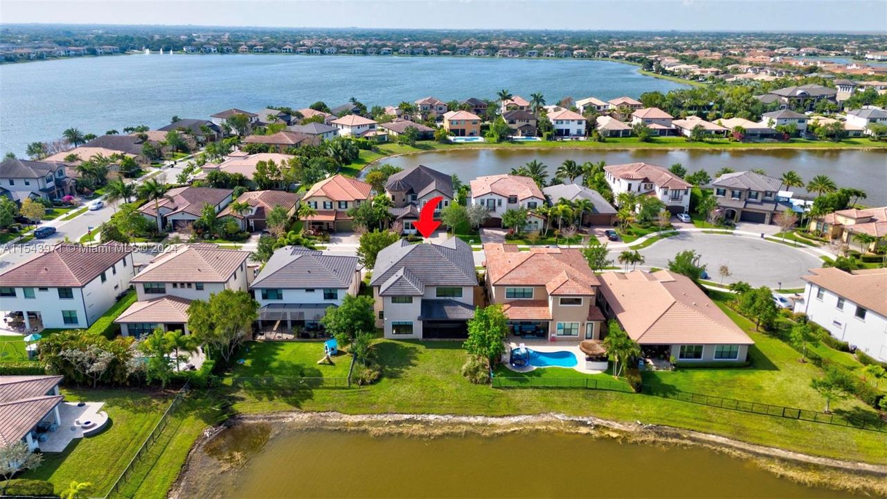 Недавно продано: $1,250,000 (4 спален, 3 ванн, 3806 Квадратных фут)