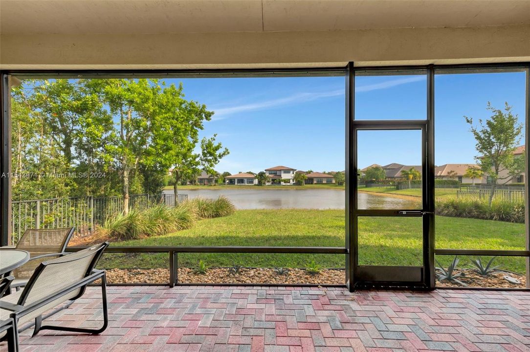 Недавно продано: $1,250,000 (4 спален, 3 ванн, 3806 Квадратных фут)