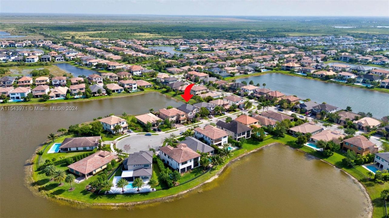 Недавно продано: $1,250,000 (4 спален, 3 ванн, 3806 Квадратных фут)