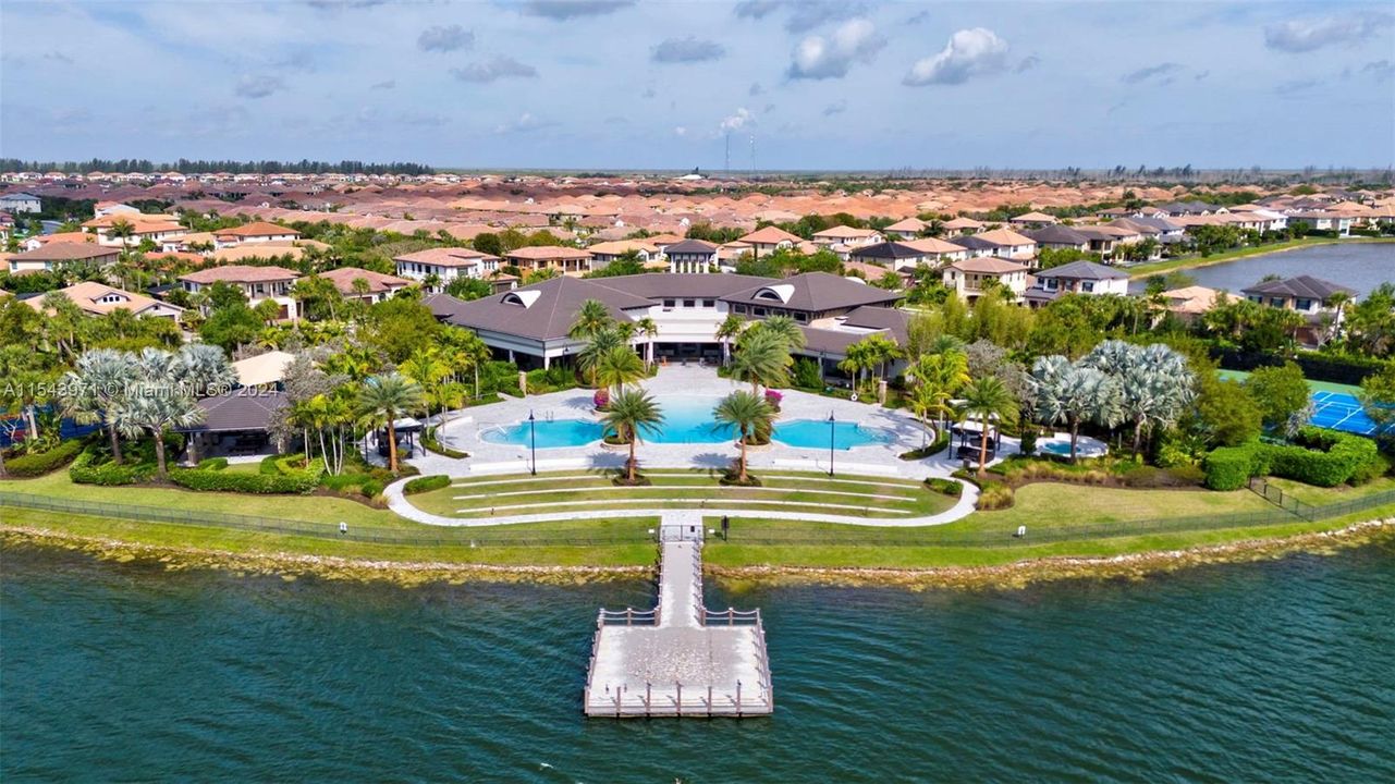 Недавно продано: $1,250,000 (4 спален, 3 ванн, 3806 Квадратных фут)