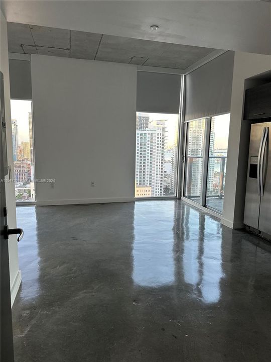Active With Contract: $345,000 (1 beds, 1 baths, 446 Square Feet)
